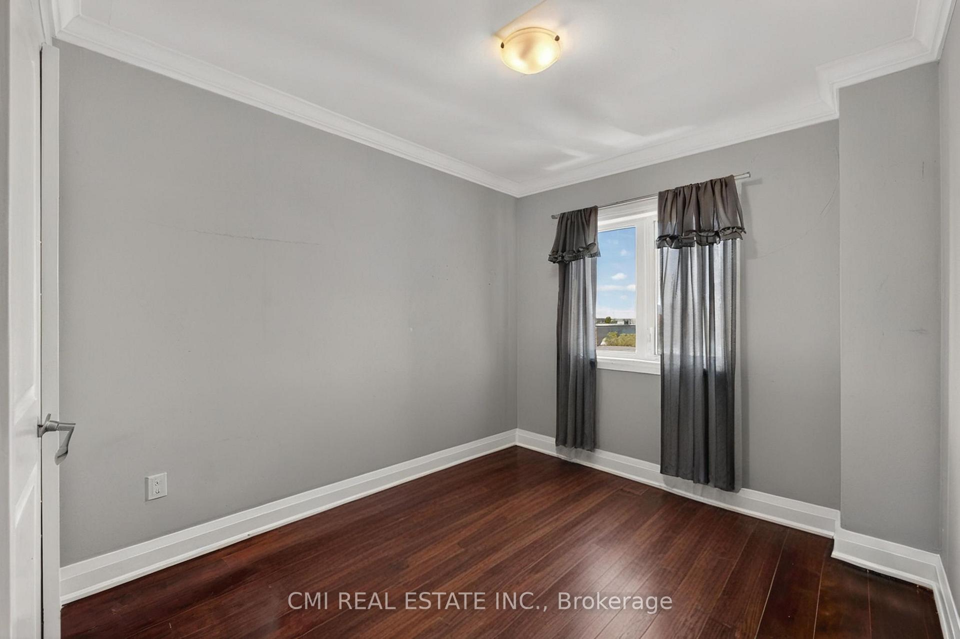 Photo 14 of 20 Jeavons Avenue, Scarborough, Clairlea-Birchmount — HOMEH