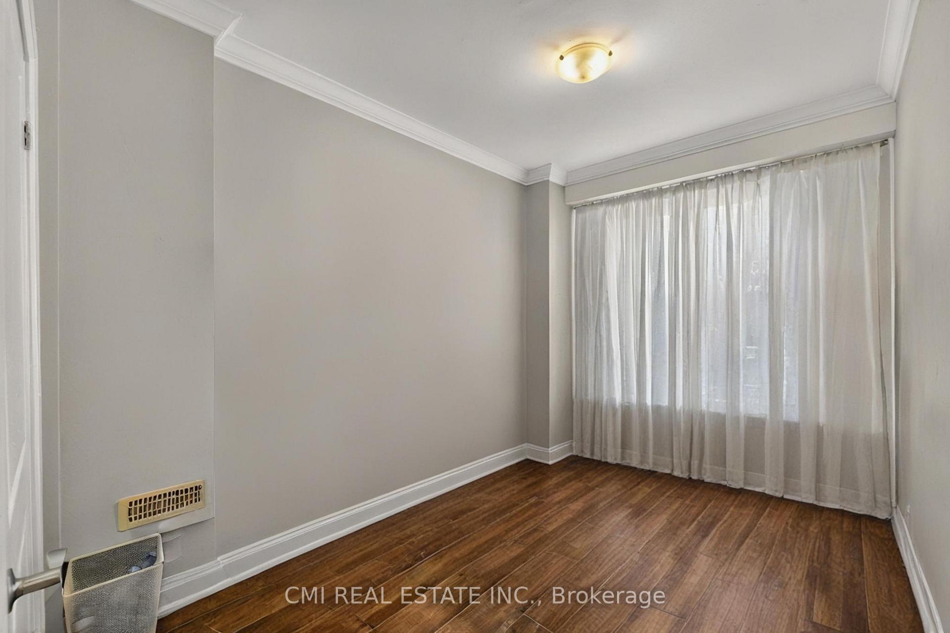 Photo 21 of 20 Jeavons Avenue, Scarborough, Clairlea-Birchmount — HOMEH
