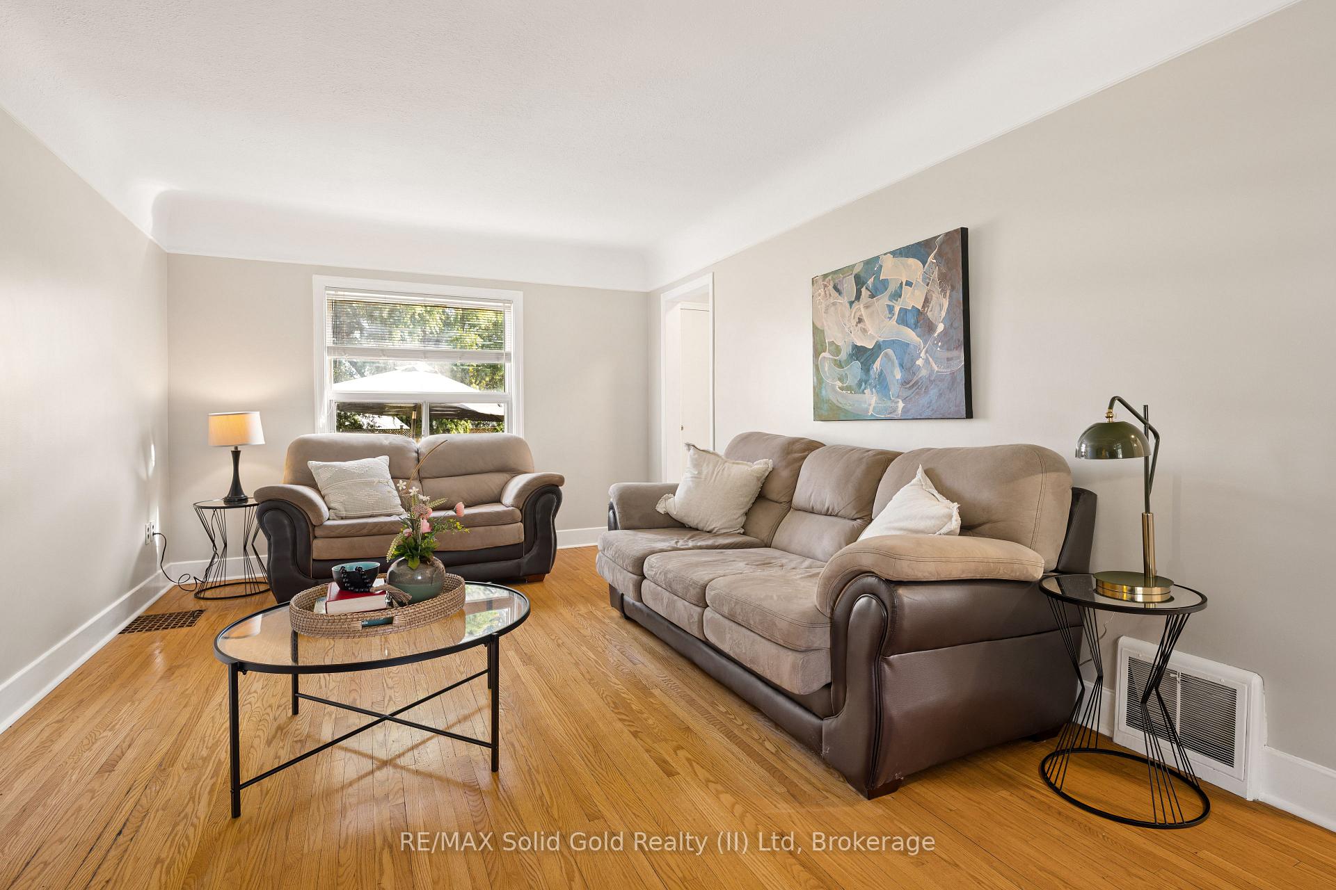 Photo 9 of 490 East Avenue, Kitchener, King East — HOMEH