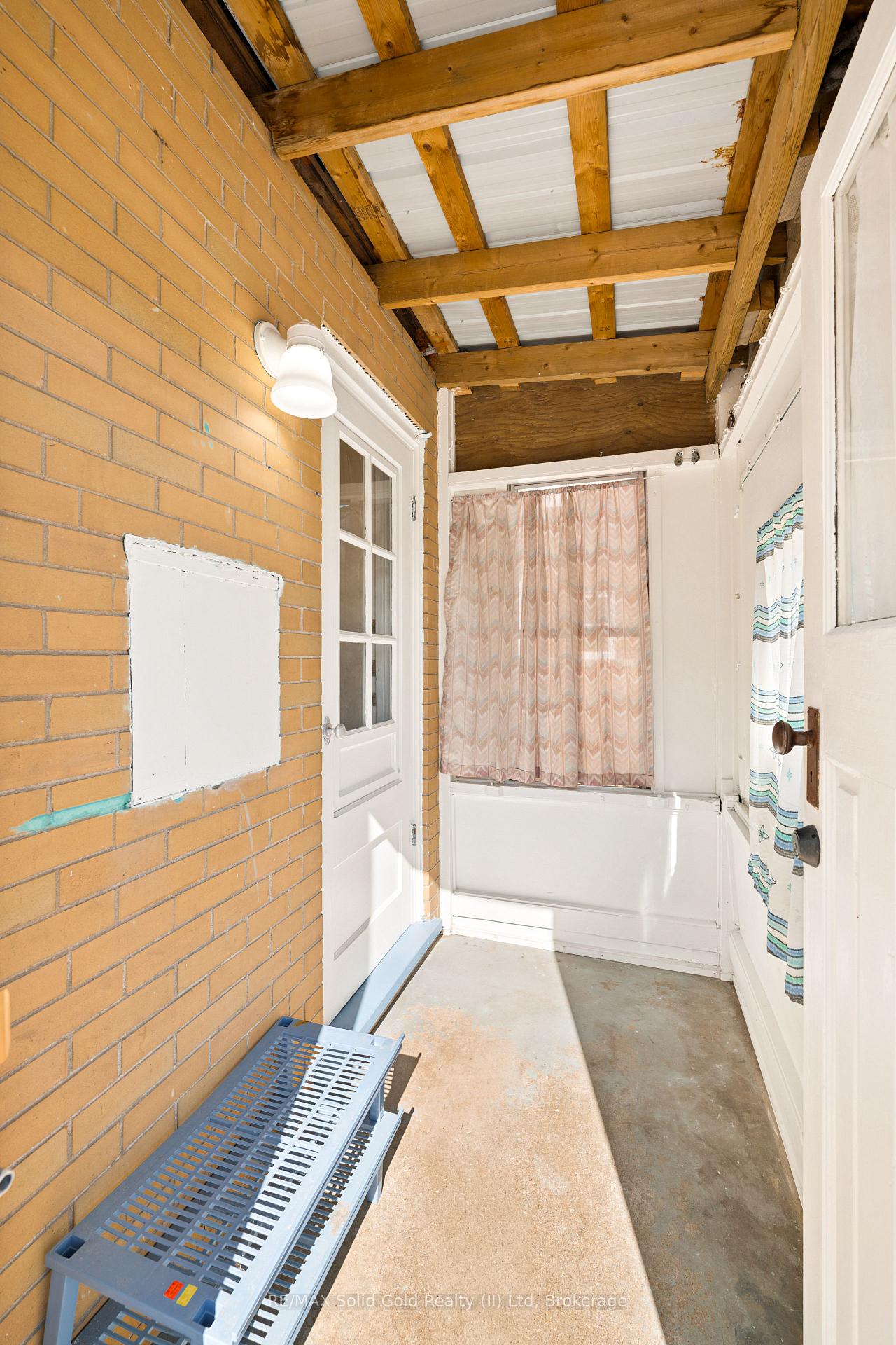 Photo 21 of 490 East Avenue, Kitchener, King East — HOMEH