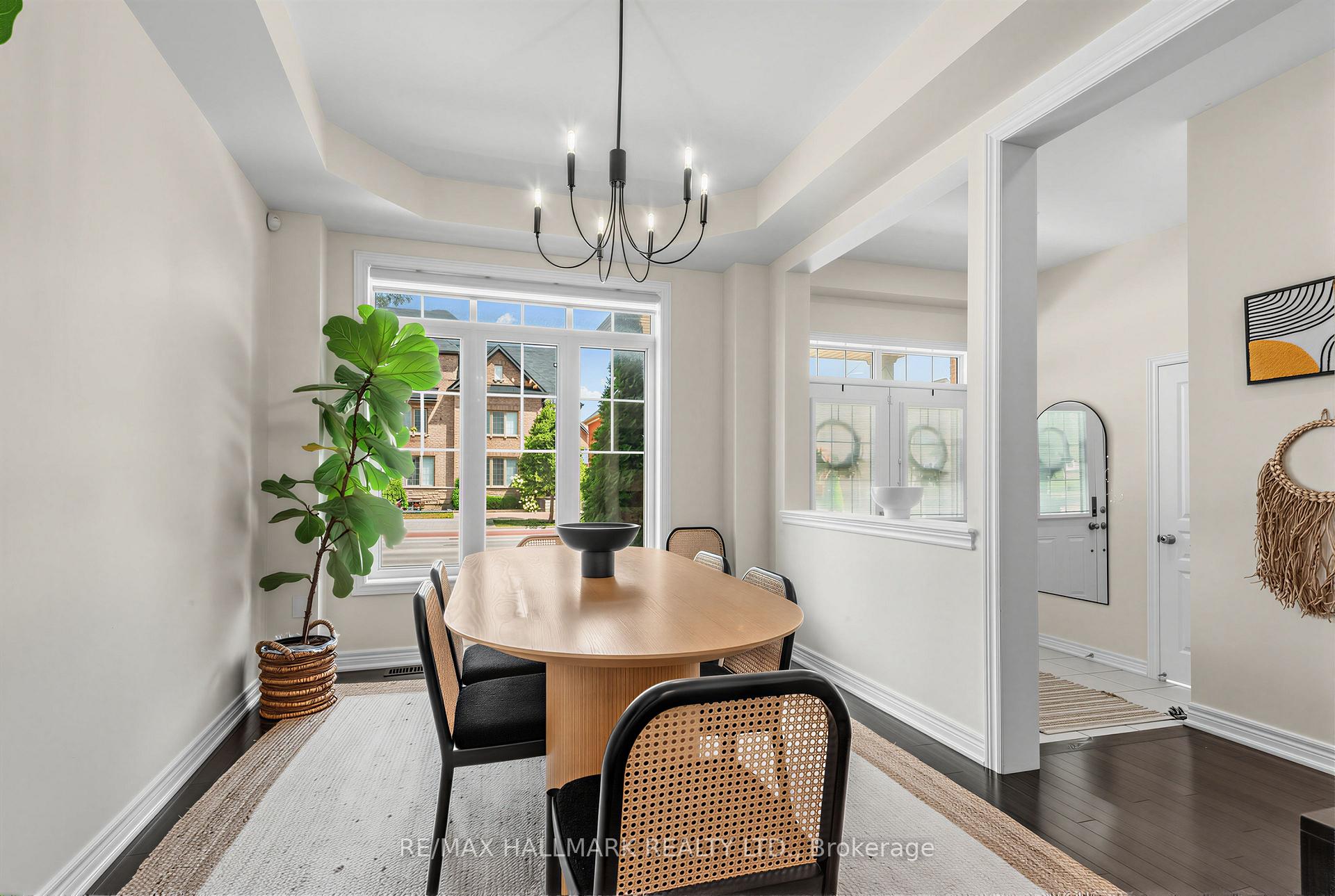 Photo 5 of 124 Barons Street, Vaughan, Kleinburg — HOMEH