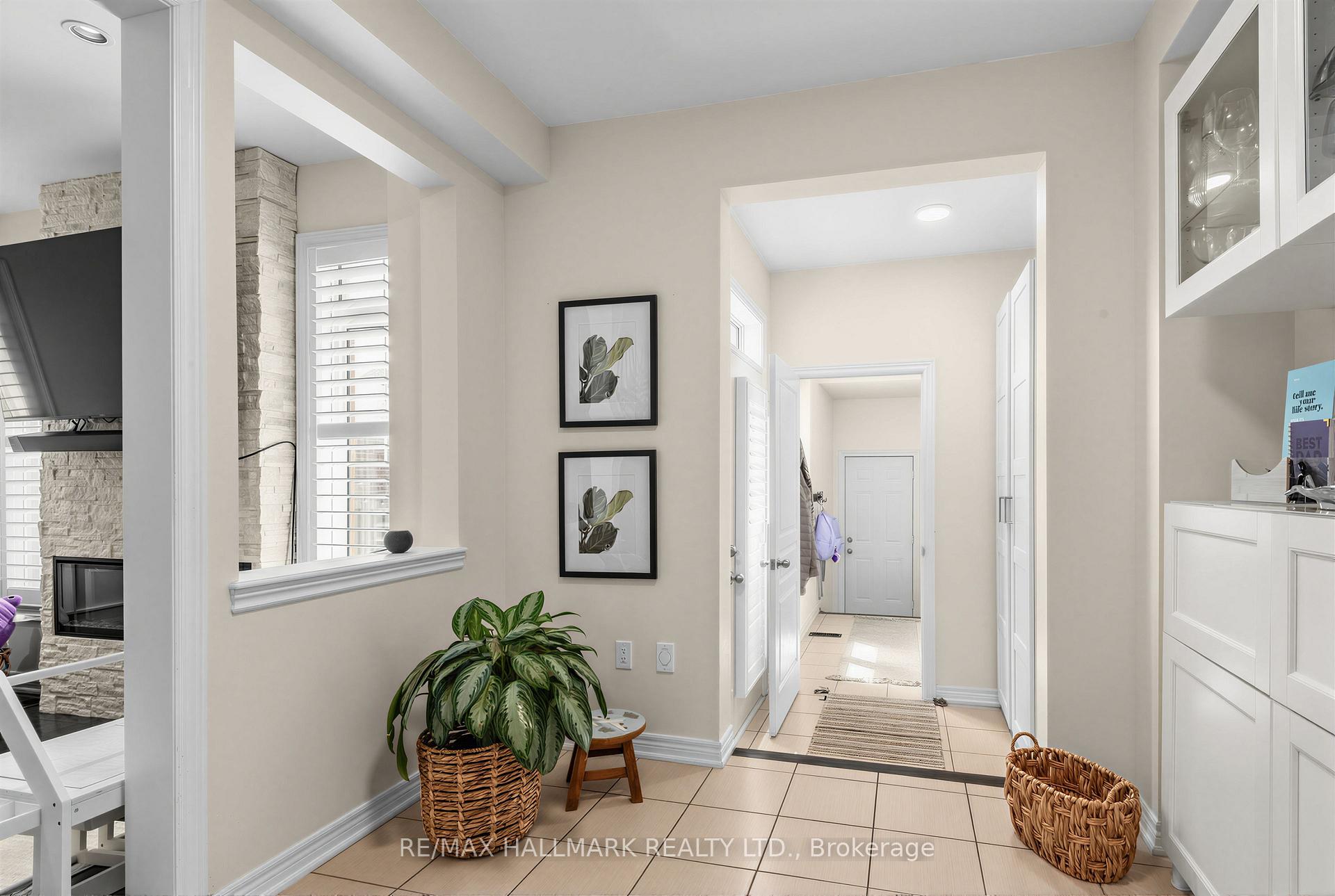 Photo 13 of 124 Barons Street, Vaughan, Kleinburg — HOMEH
