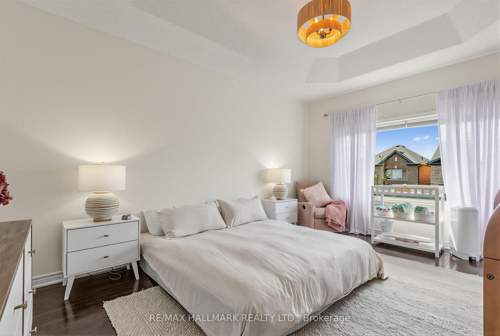 Photo 14 of 124 Barons Street, Vaughan, Kleinburg — HOMEH