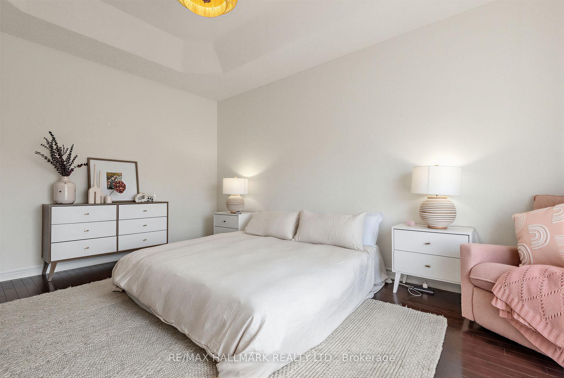 Photo 15 of 124 Barons Street, Vaughan, Kleinburg — HOMEH