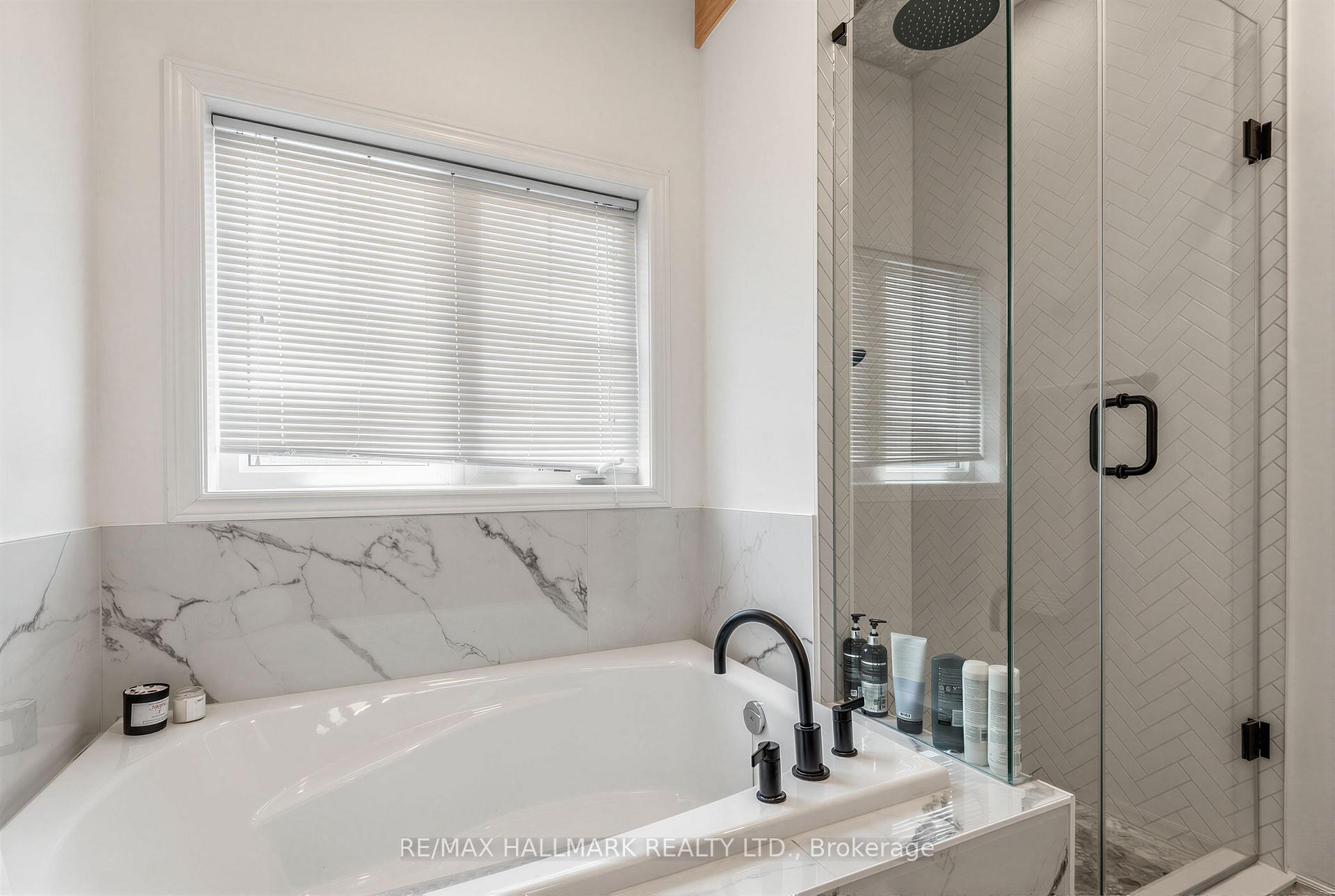 Photo 16 of 124 Barons Street, Vaughan, Kleinburg — HOMEH