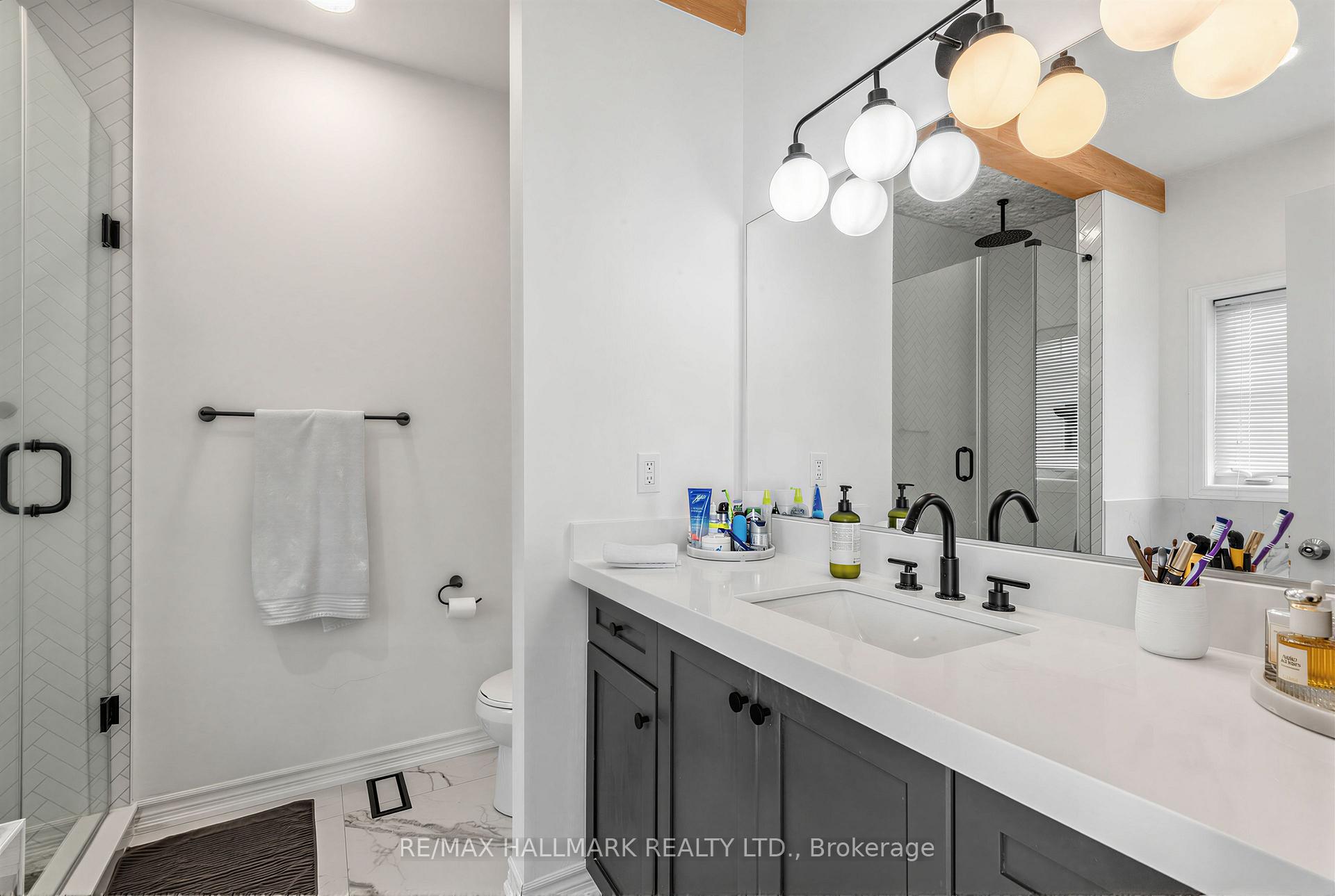 Photo 17 of 124 Barons Street, Vaughan, Kleinburg — HOMEH