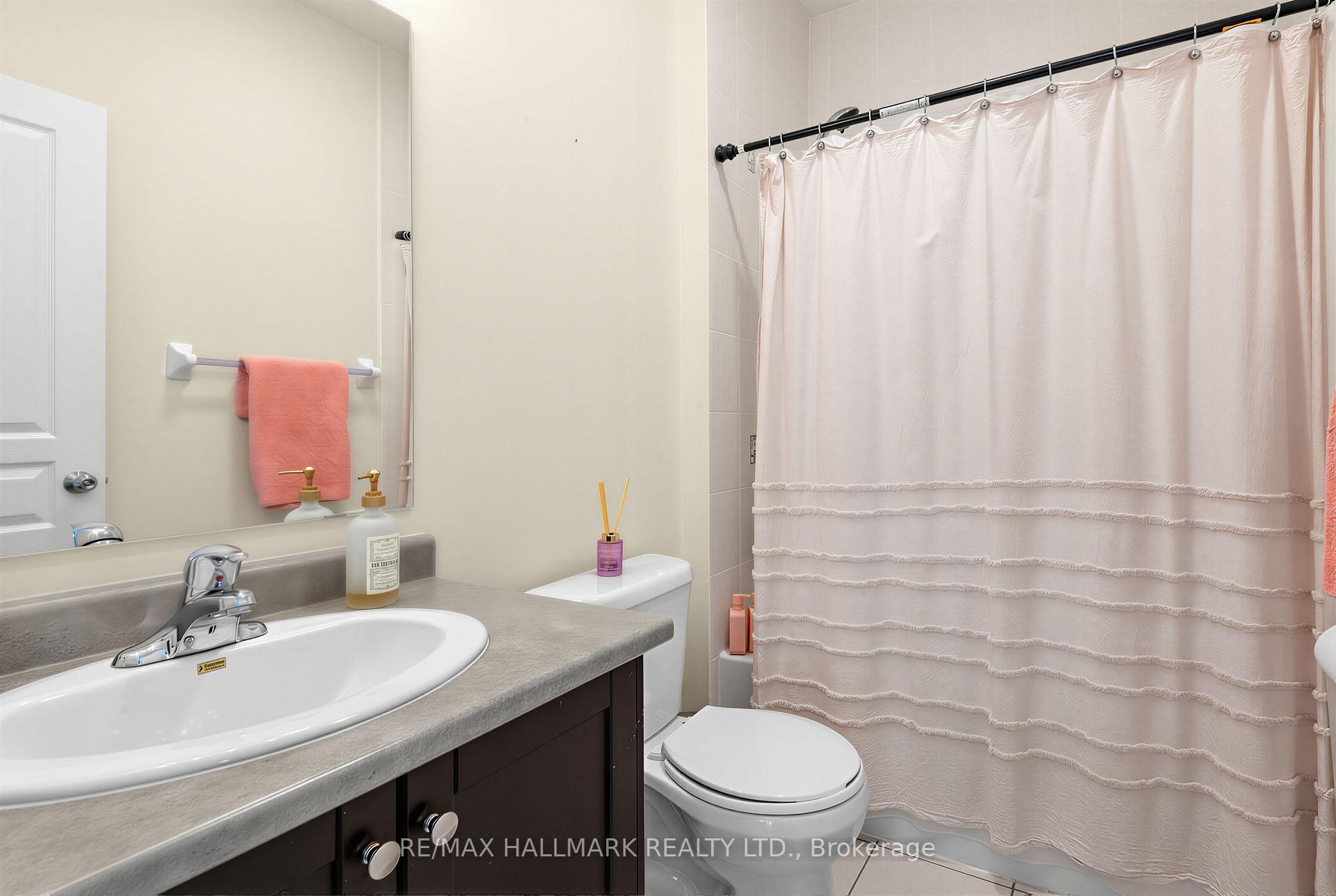 Photo 20 of 124 Barons Street, Vaughan, Kleinburg — HOMEH