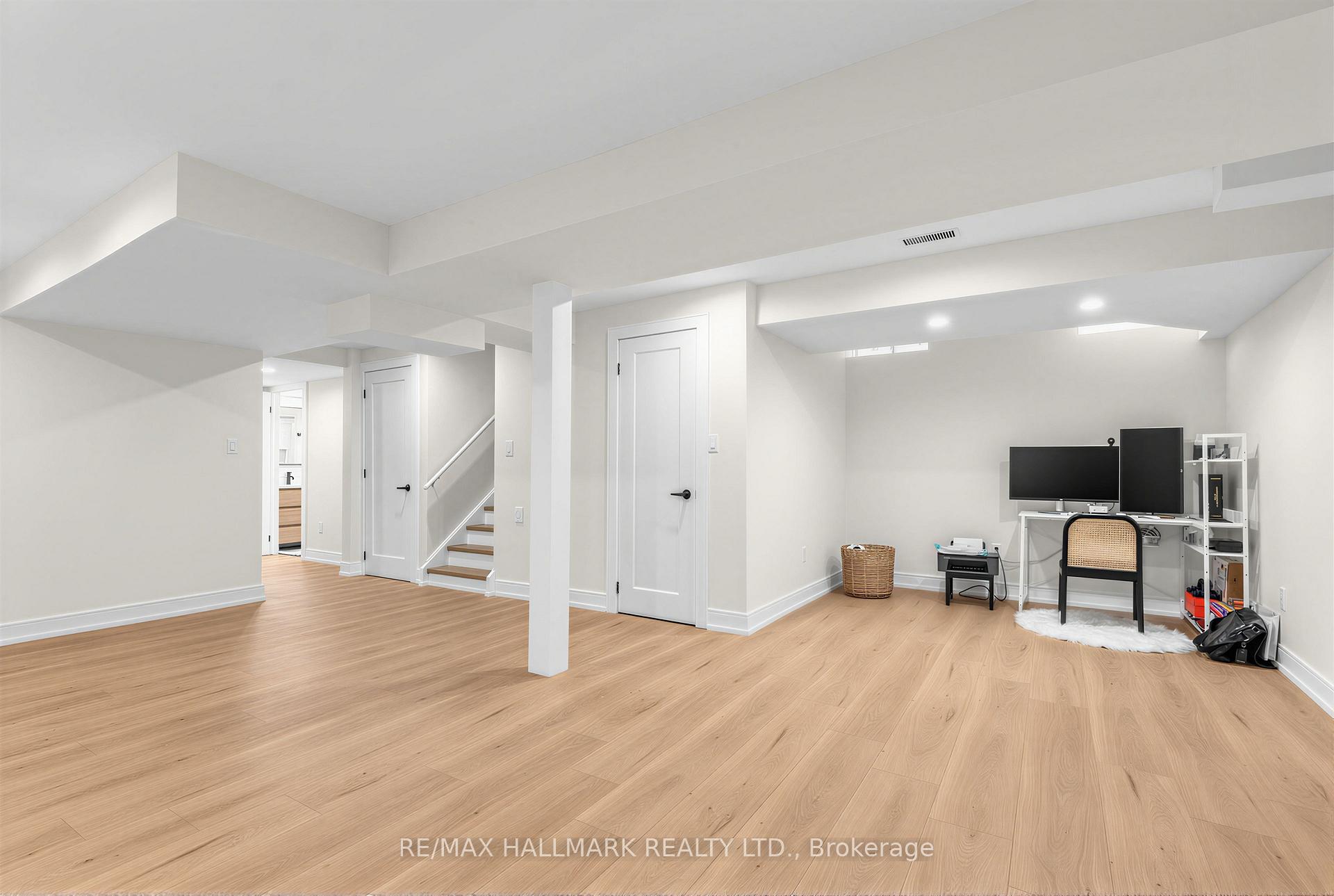 Photo 21 of 124 Barons Street, Vaughan, Kleinburg — HOMEH