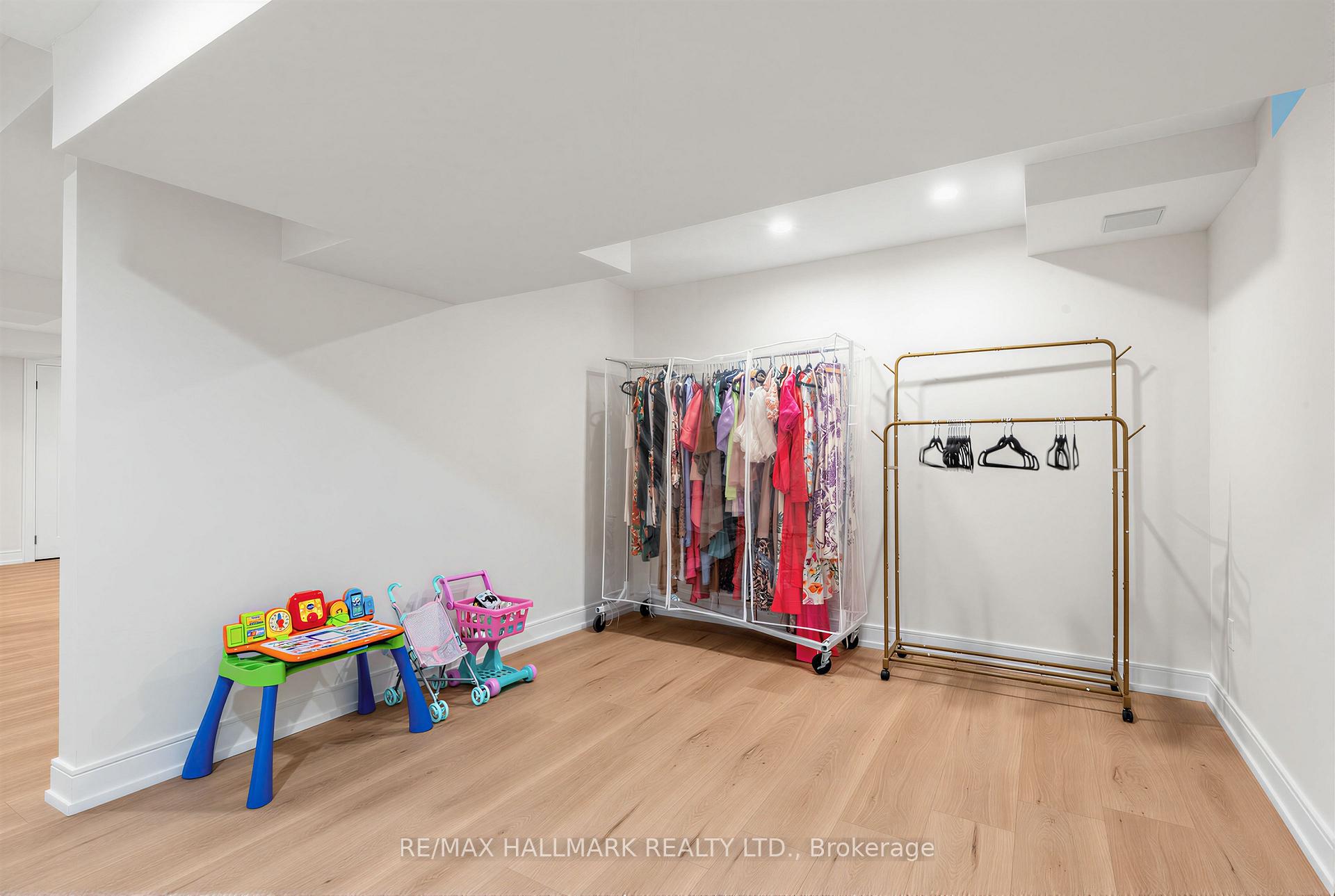 Photo 22 of 124 Barons Street, Vaughan, Kleinburg — HOMEH
