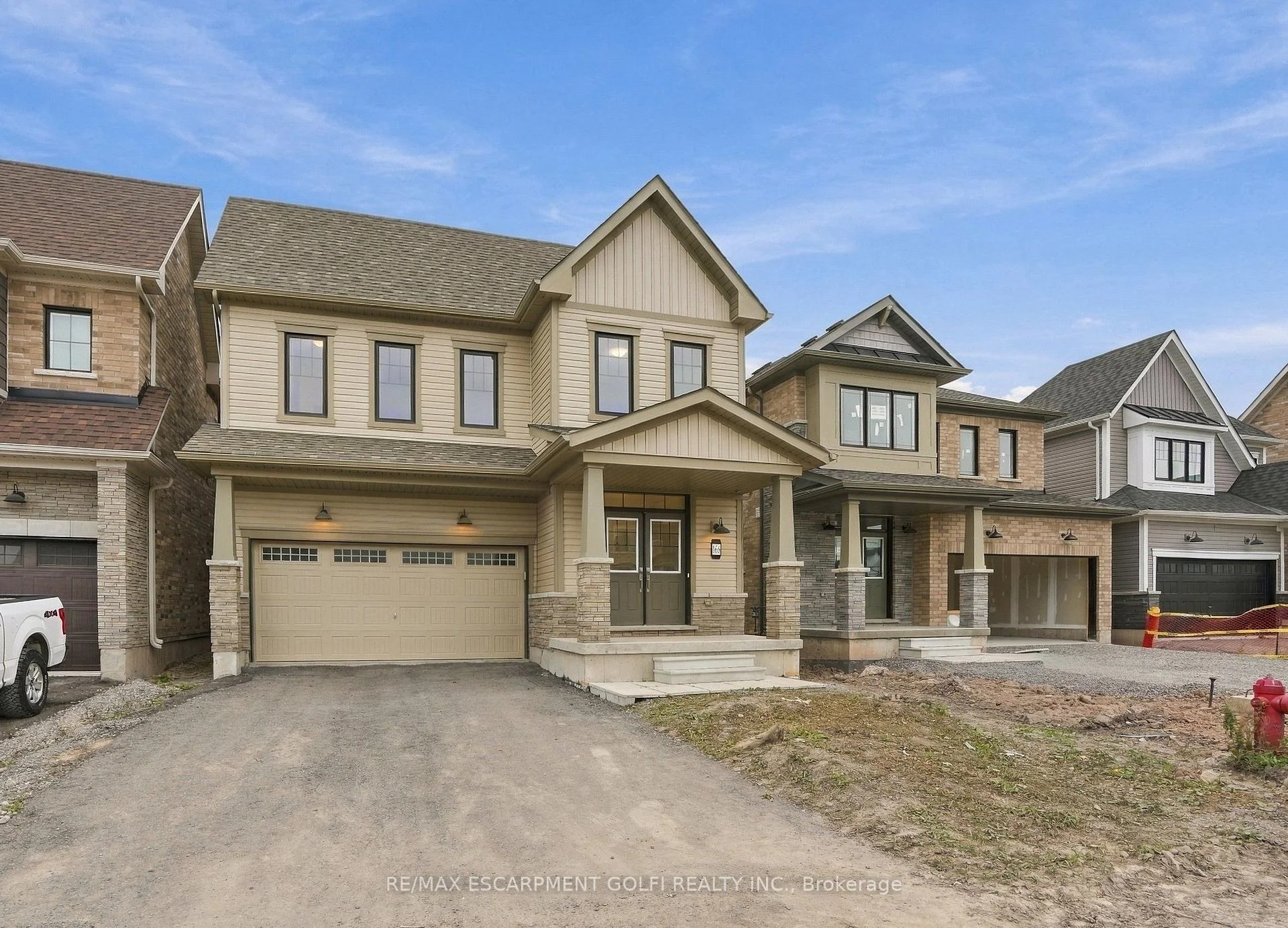 Photo 2 of 166 Aviron Crescent, Welland, Dain City — HOMEH