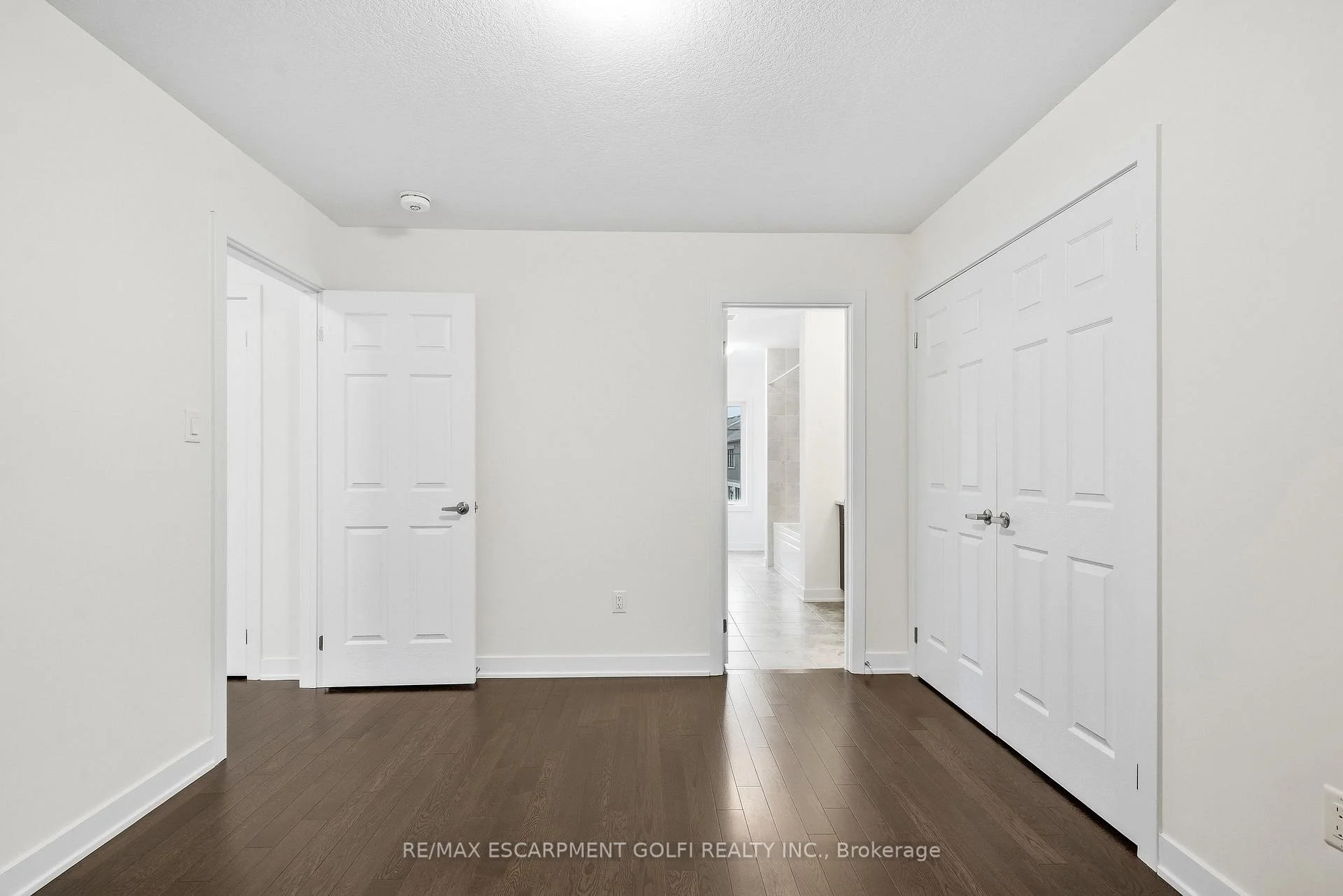 Photo 24 of 166 Aviron Crescent, Welland, Dain City — HOMEH