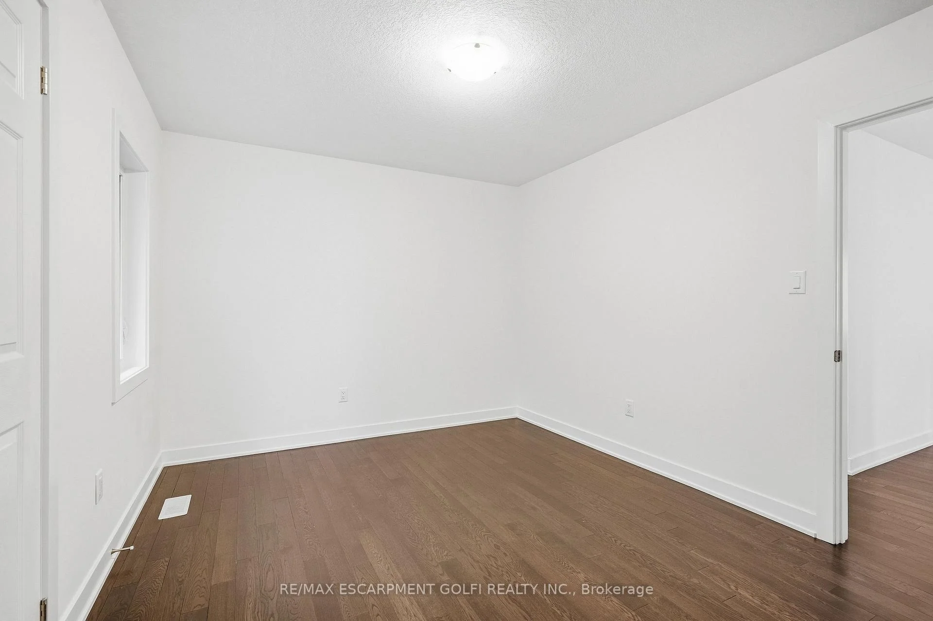 Photo 27 of 166 Aviron Crescent, Welland, Dain City — HOMEH