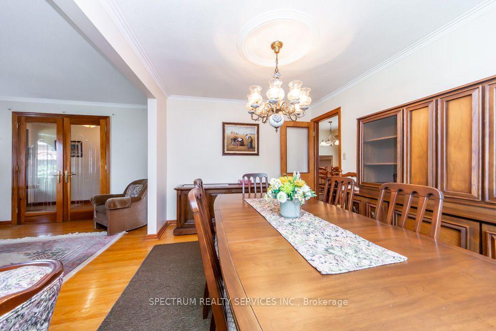 Photo 21 of 16 Burin Court, Etobicoke, Eringate-Centennial-West Deane — HOMEH