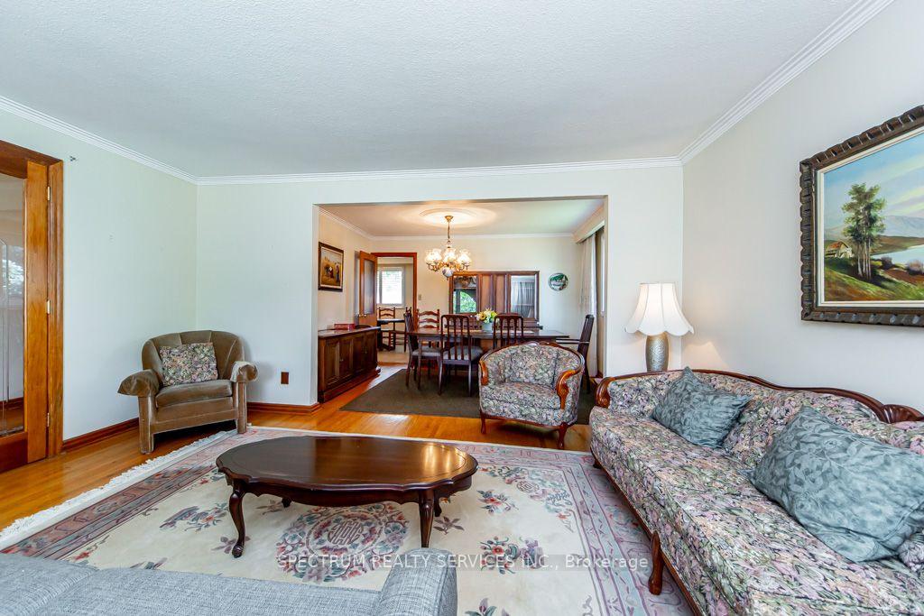 Photo 14 of 16 Burin Court, Etobicoke, Eringate-Centennial-West Deane — HOMEH