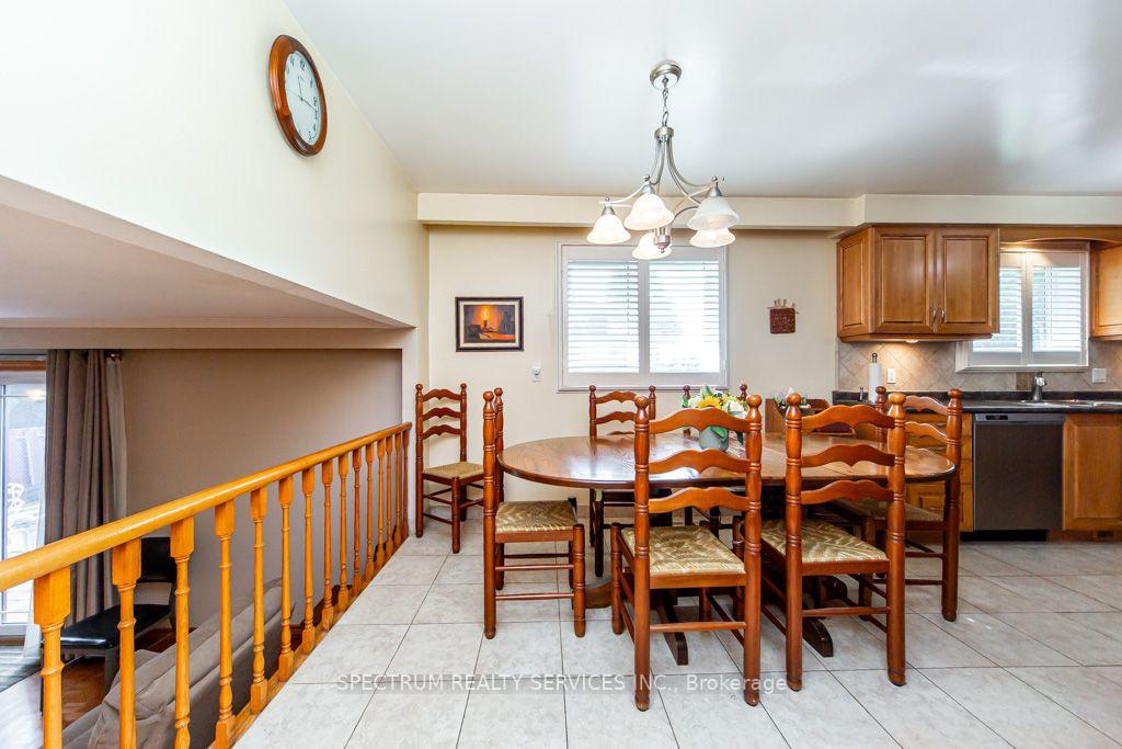 Photo 22 of 16 Burin Court, Etobicoke, Eringate-Centennial-West Deane — HOMEH