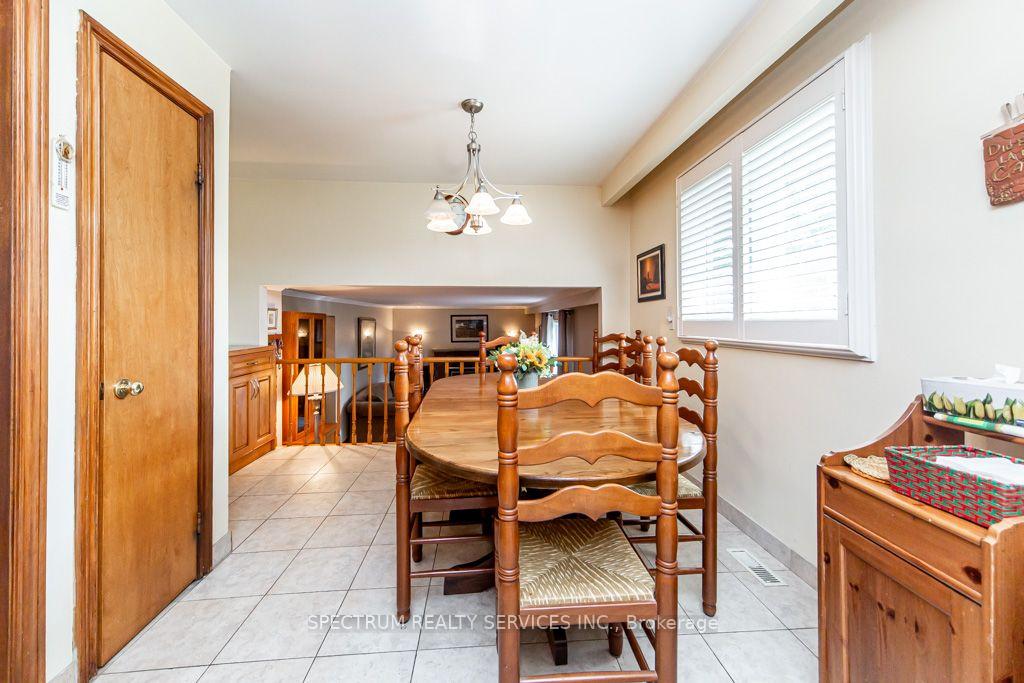 Photo 32 of 16 Burin Court, Etobicoke, Eringate-Centennial-West Deane — HOMEH