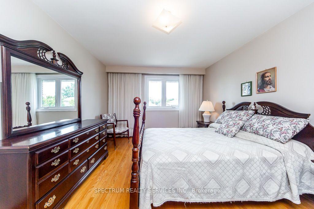 Photo 46 of 16 Burin Court, Etobicoke, Eringate-Centennial-West Deane — HOMEH