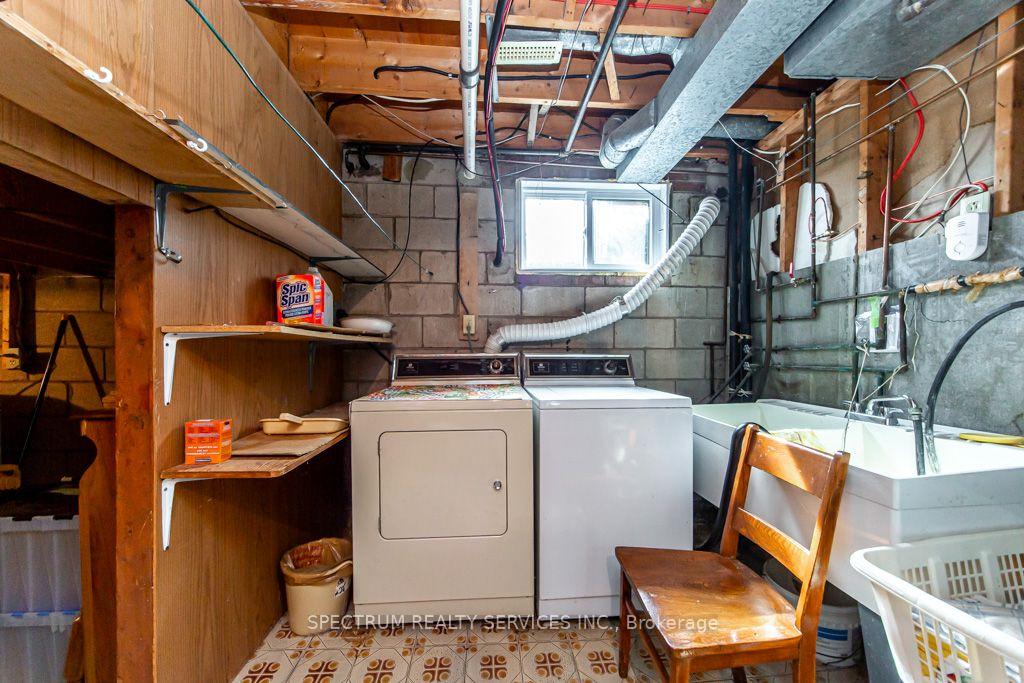 Photo 58 of 16 Burin Court, Etobicoke, Eringate-Centennial-West Deane — HOMEH