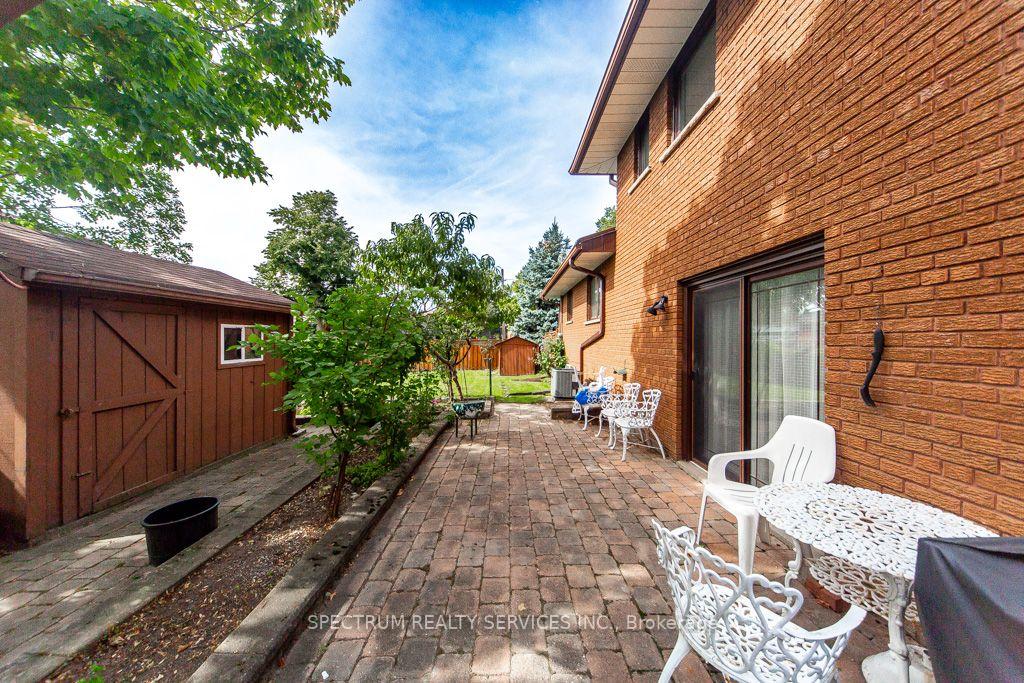 Photo 61 of 16 Burin Court, Etobicoke, Eringate-Centennial-West Deane — HOMEH