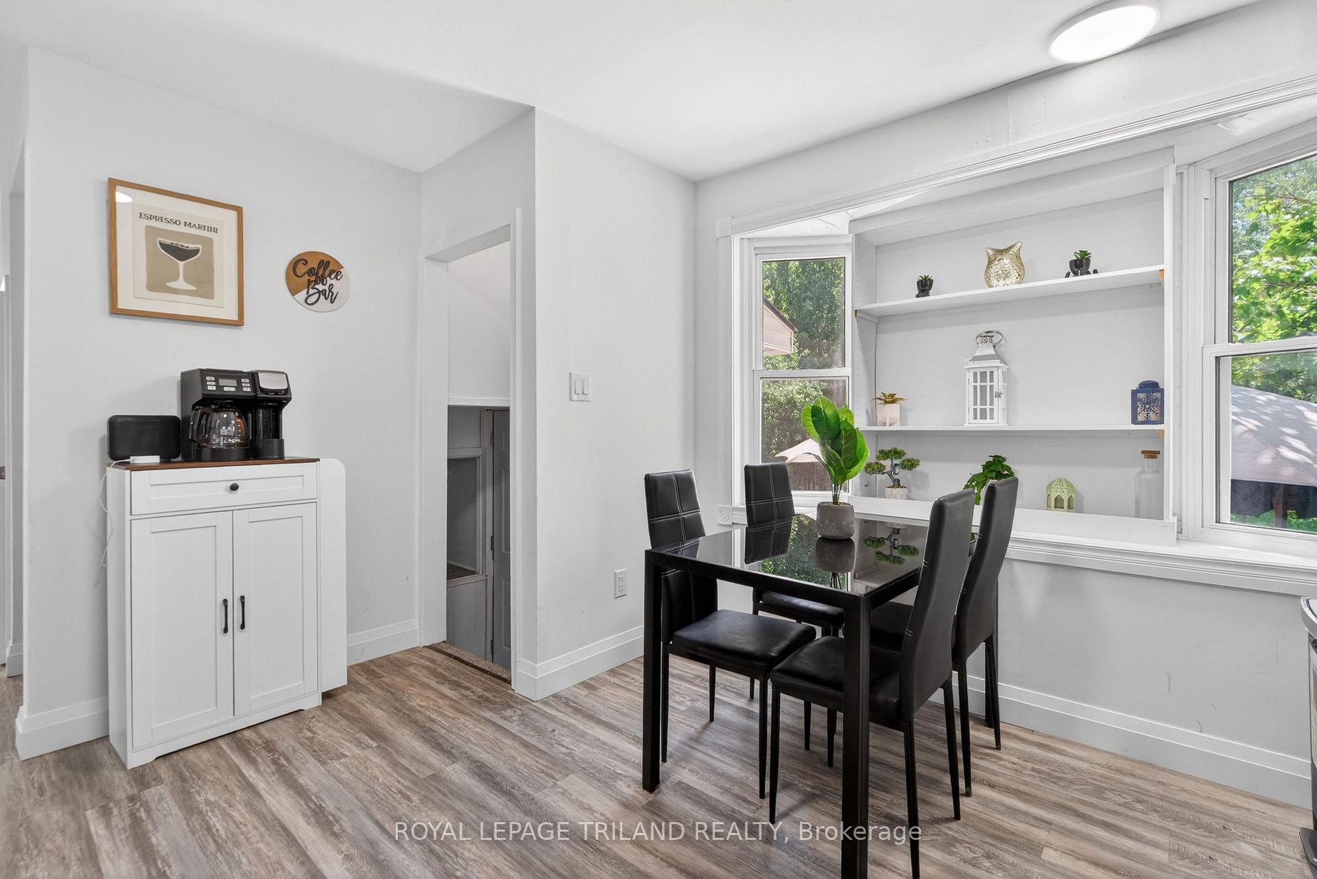 Photo 6 of 1223 Sunningdale Road E, London, North C — HOMEH