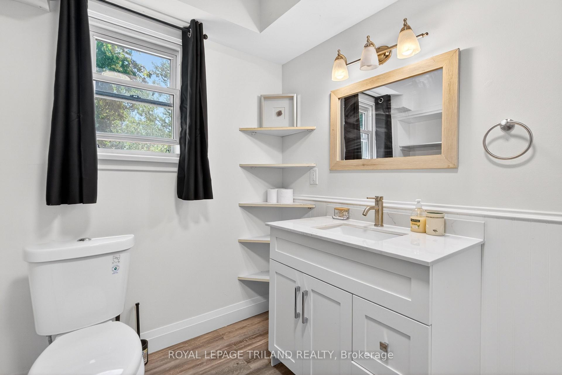 Photo 13 of 1223 Sunningdale Road E, London, North C — HOMEH