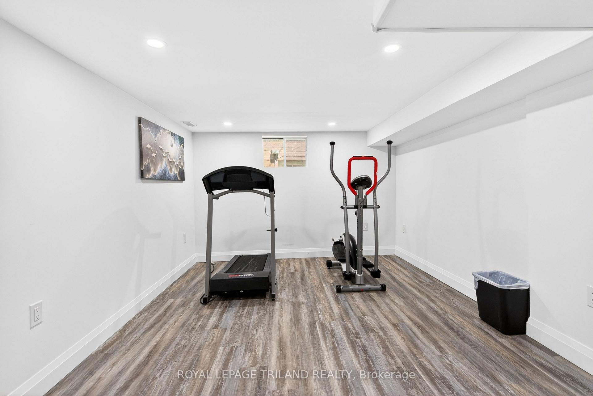 Photo 27 of 1223 Sunningdale Road E, London, North C — HOMEH
