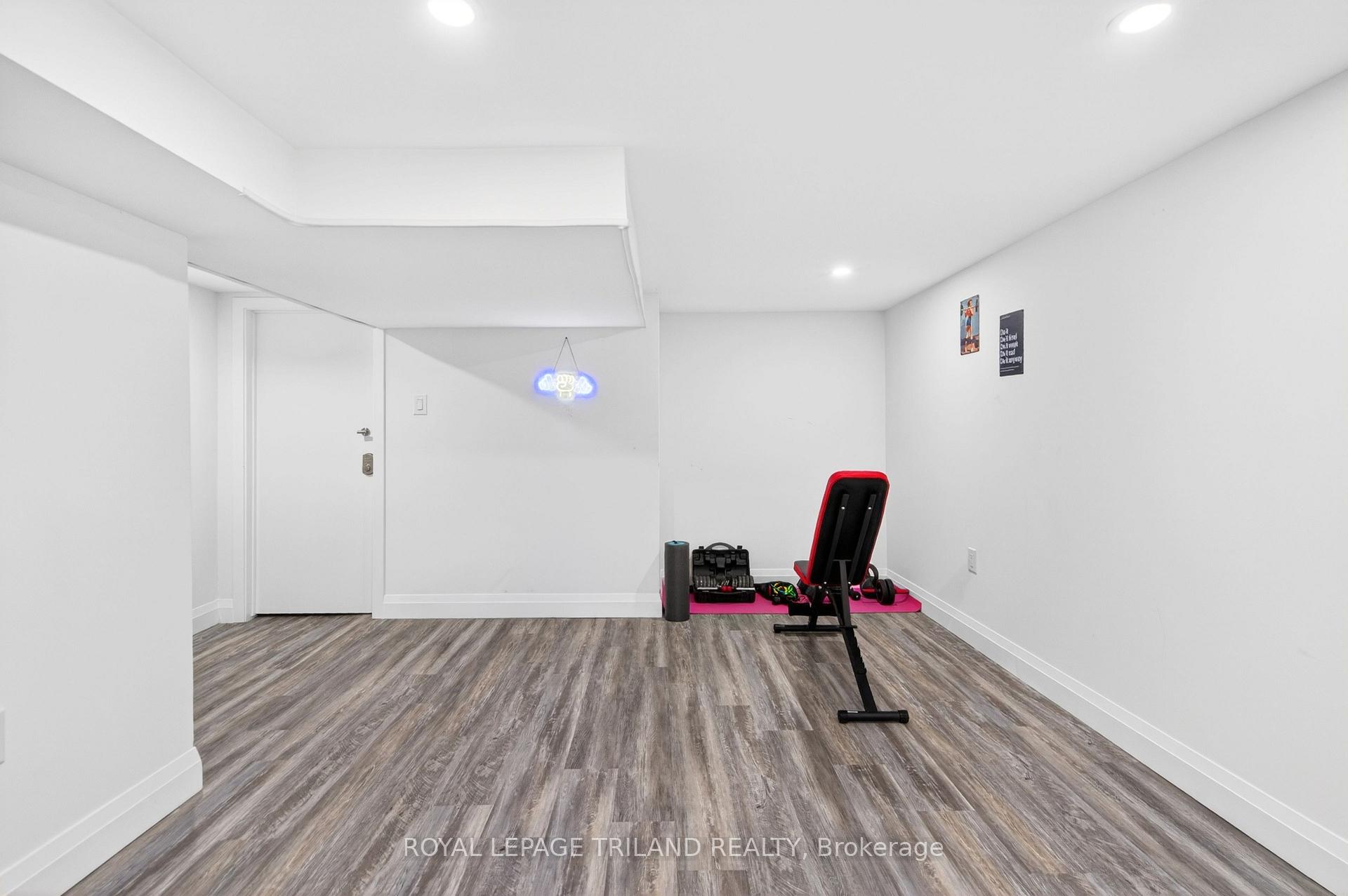 Photo 29 of 1223 Sunningdale Road E, London, North C — HOMEH