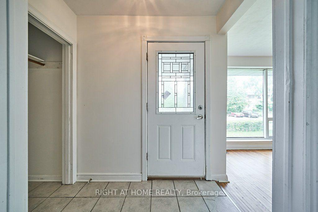 Photo 2 of 213 Cabot Street, Oshawa, Vanier — HOMEH