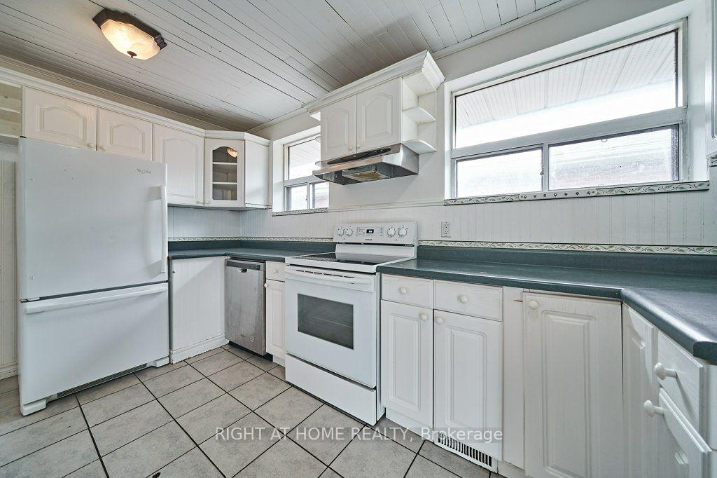 Photo 4 of 213 Cabot Street, Oshawa, Vanier — HOMEH