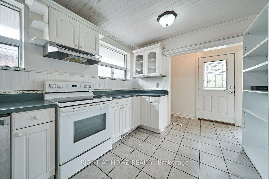 Photo 6 of 213 Cabot Street, Oshawa, Vanier — HOMEH