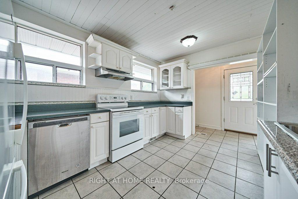 Photo 8 of 213 Cabot Street, Oshawa, Vanier — HOMEH