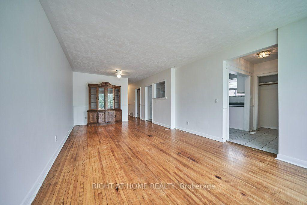 Photo 9 of 213 Cabot Street, Oshawa, Vanier — HOMEH