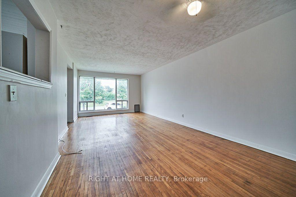 Photo 11 of 213 Cabot Street, Oshawa, Vanier — HOMEH