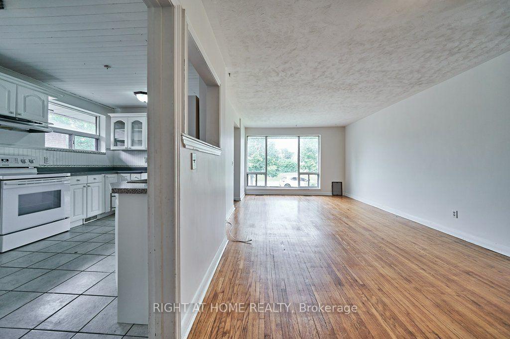 Photo 12 of 213 Cabot Street, Oshawa, Vanier — HOMEH