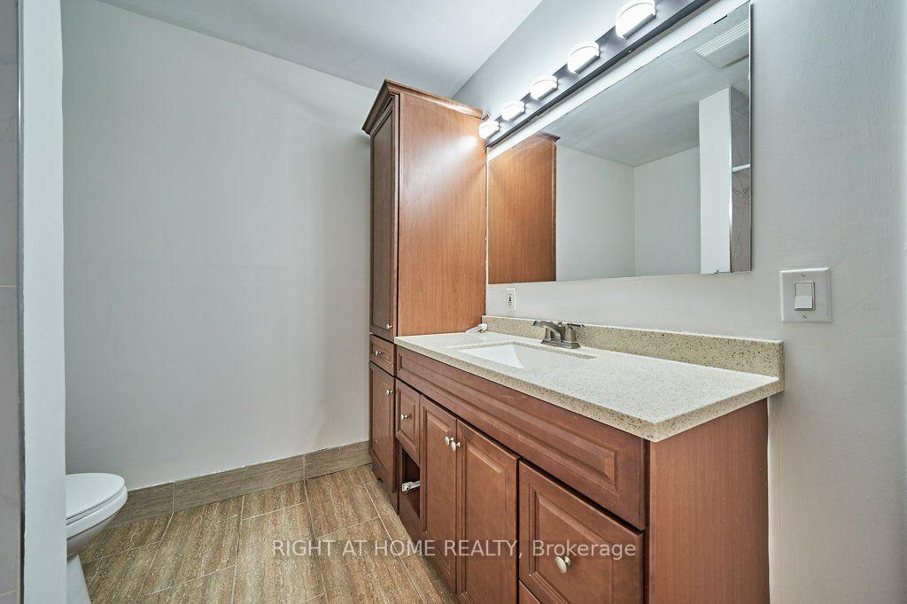 Photo 15 of 213 Cabot Street, Oshawa, Vanier — HOMEH