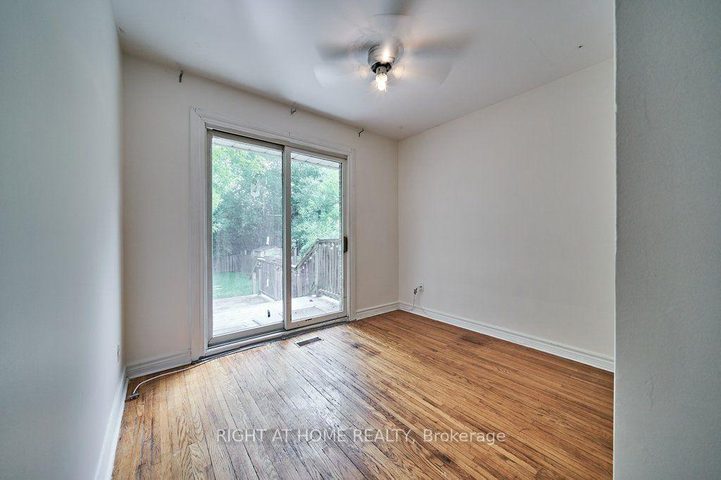 Photo 17 of 213 Cabot Street, Oshawa, Vanier — HOMEH