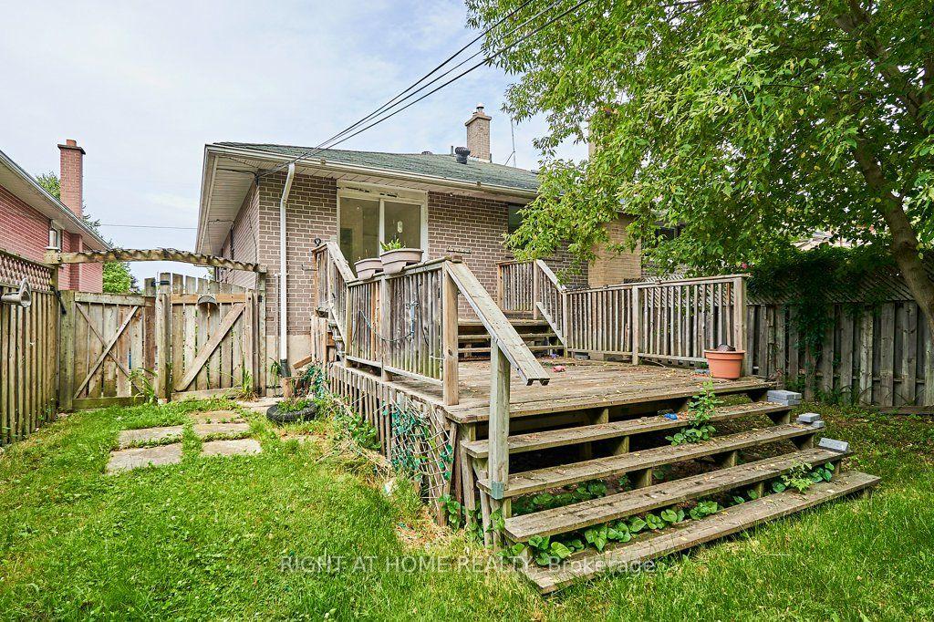 Photo 20 of 213 Cabot Street, Oshawa, Vanier — HOMEH