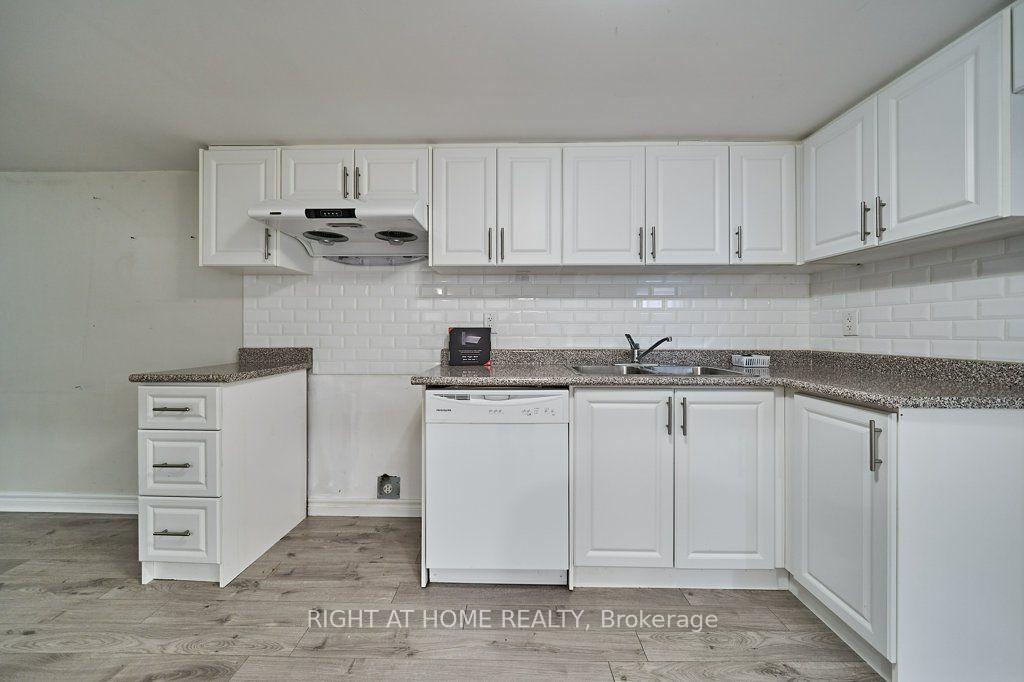 Photo 25 of 213 Cabot Street, Oshawa, Vanier — HOMEH