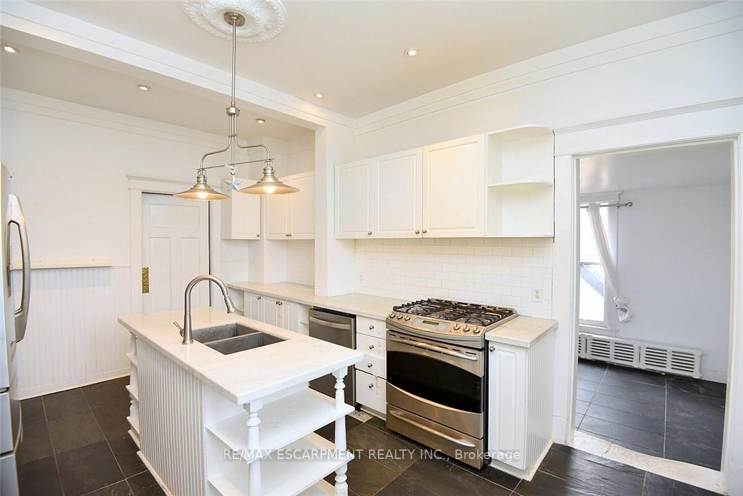 Photo 14 of 103 Sherman Avenue S, Hamilton, Stipley — HOMEH