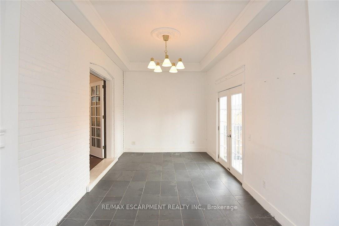 Photo 16 of 103 Sherman Avenue S, Hamilton, Stipley — HOMEH
