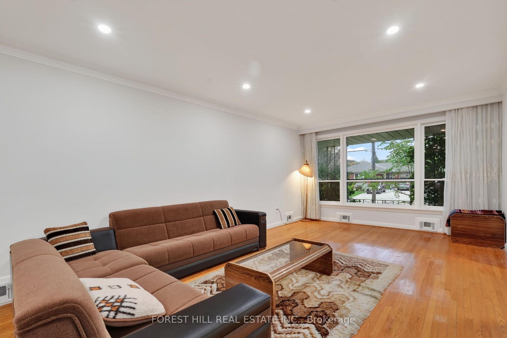 Photo 4 of 169 Overbrook Place, North York, Bathurst Manor — HOMEH