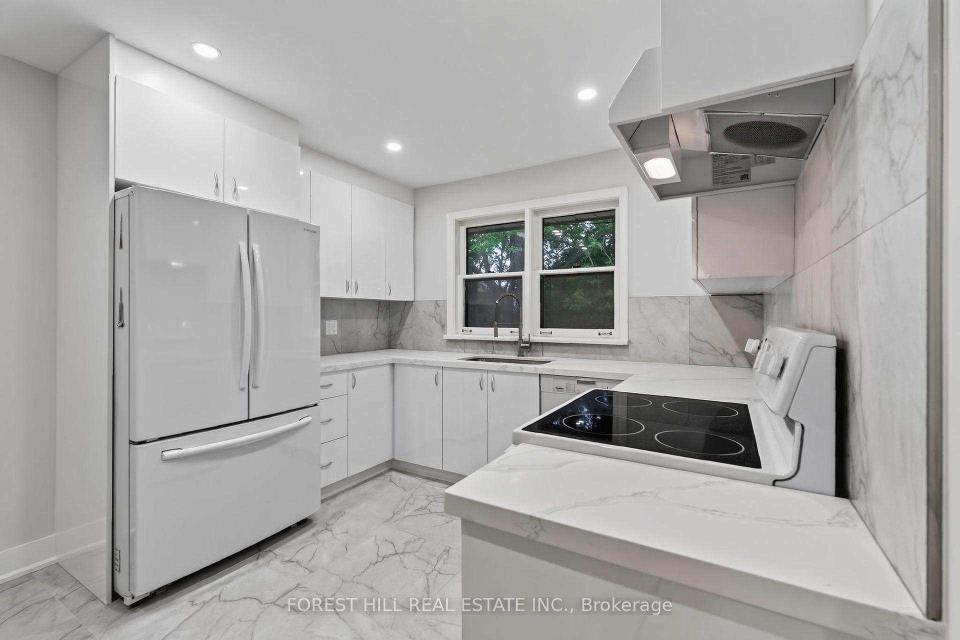 Photo 9 of 169 Overbrook Place, North York, Bathurst Manor — HOMEH