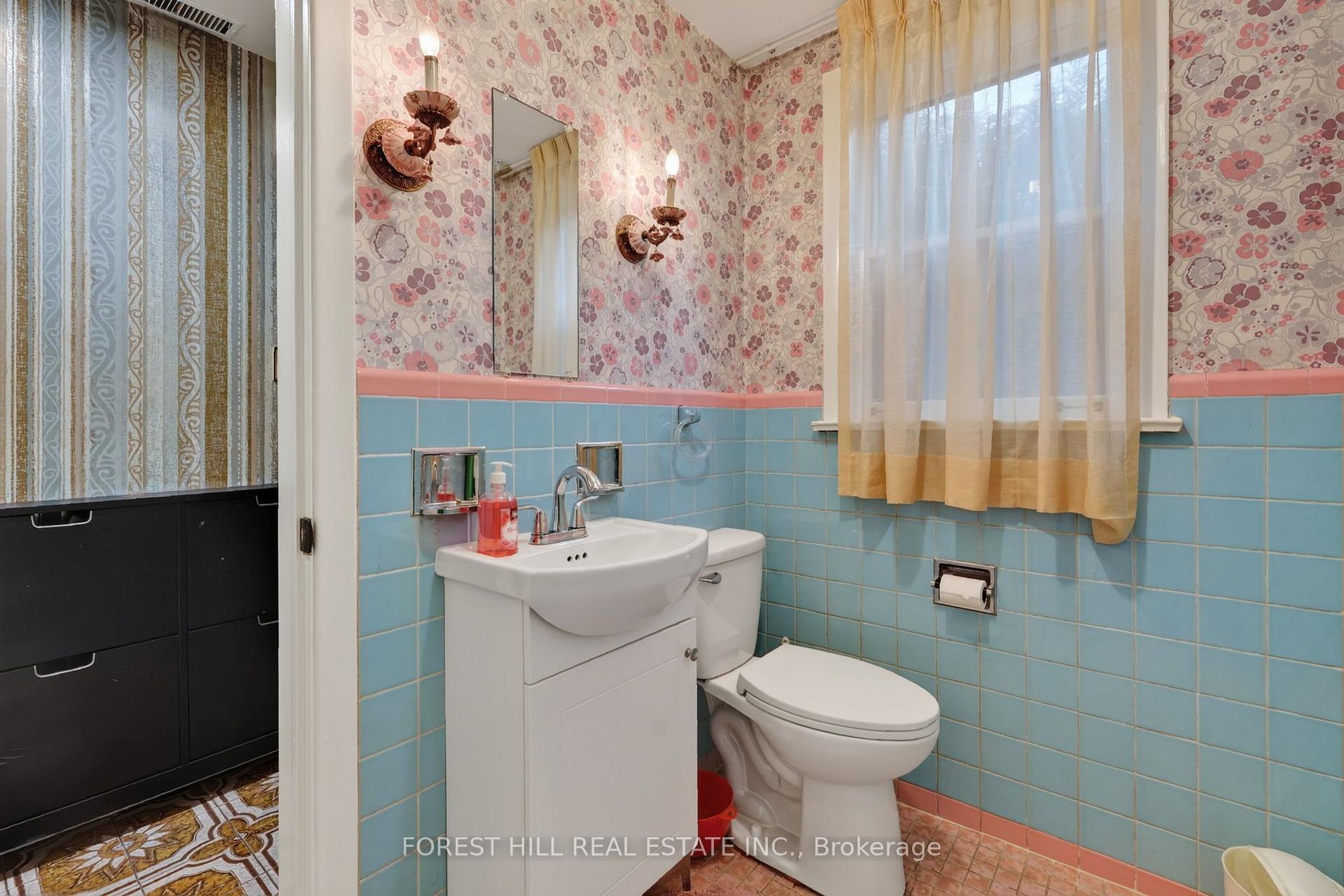 Photo 10 of 169 Overbrook Place, North York, Bathurst Manor — HOMEH