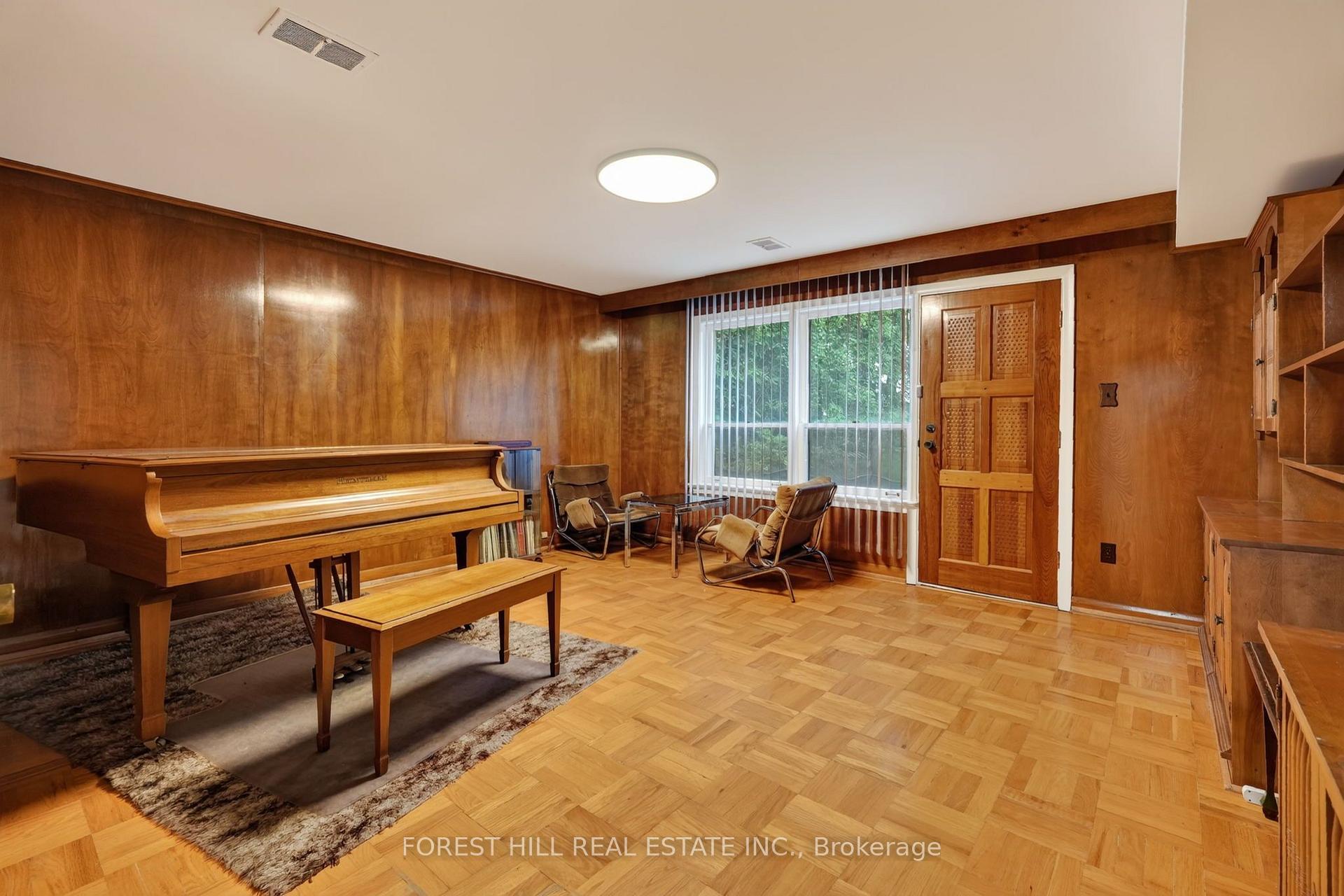 Photo 11 of 169 Overbrook Place, North York, Bathurst Manor — HOMEH
