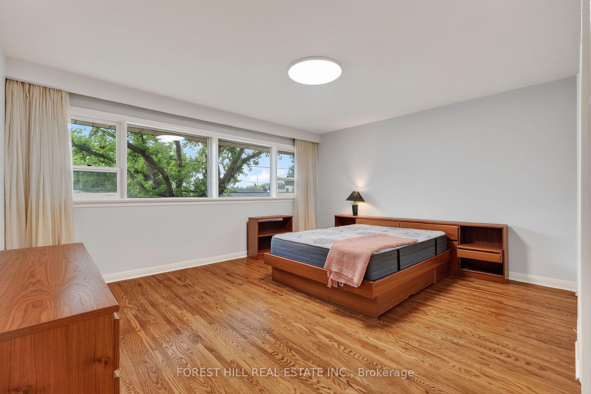 Photo 13 of 169 Overbrook Place, North York, Bathurst Manor — HOMEH