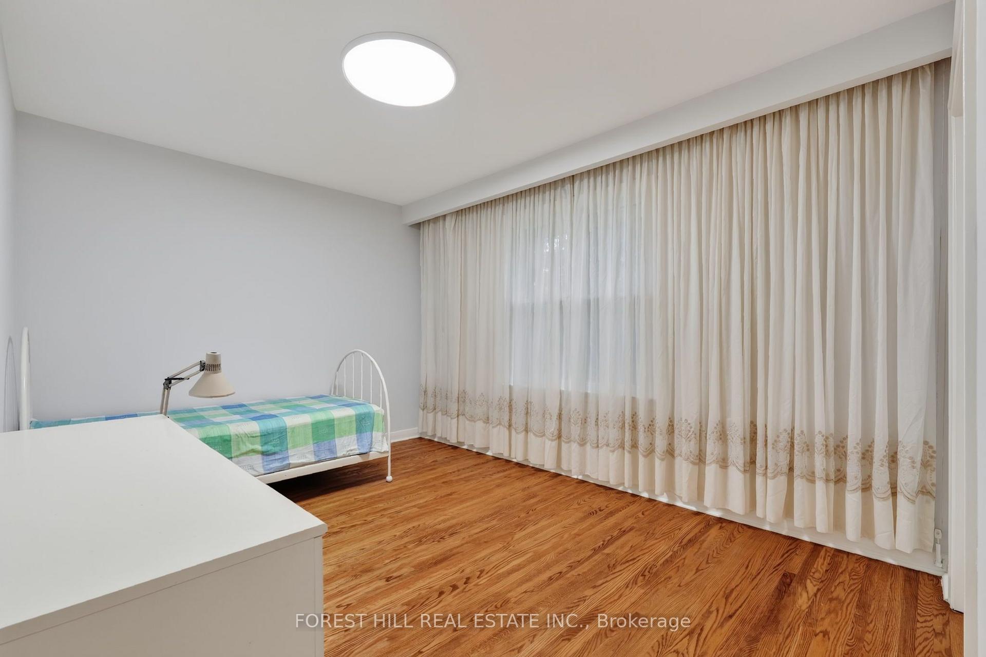Photo 16 of 169 Overbrook Place, North York, Bathurst Manor — HOMEH