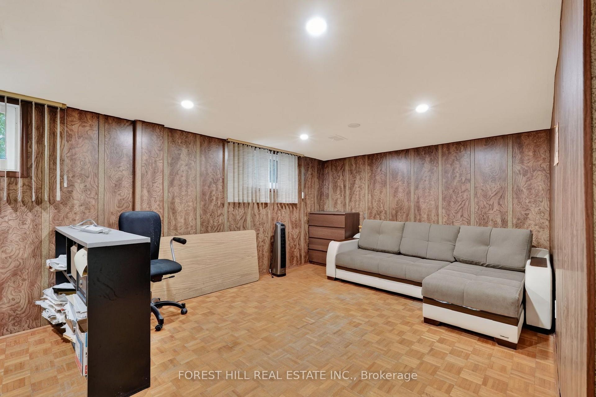 Photo 18 of 169 Overbrook Place, North York, Bathurst Manor — HOMEH