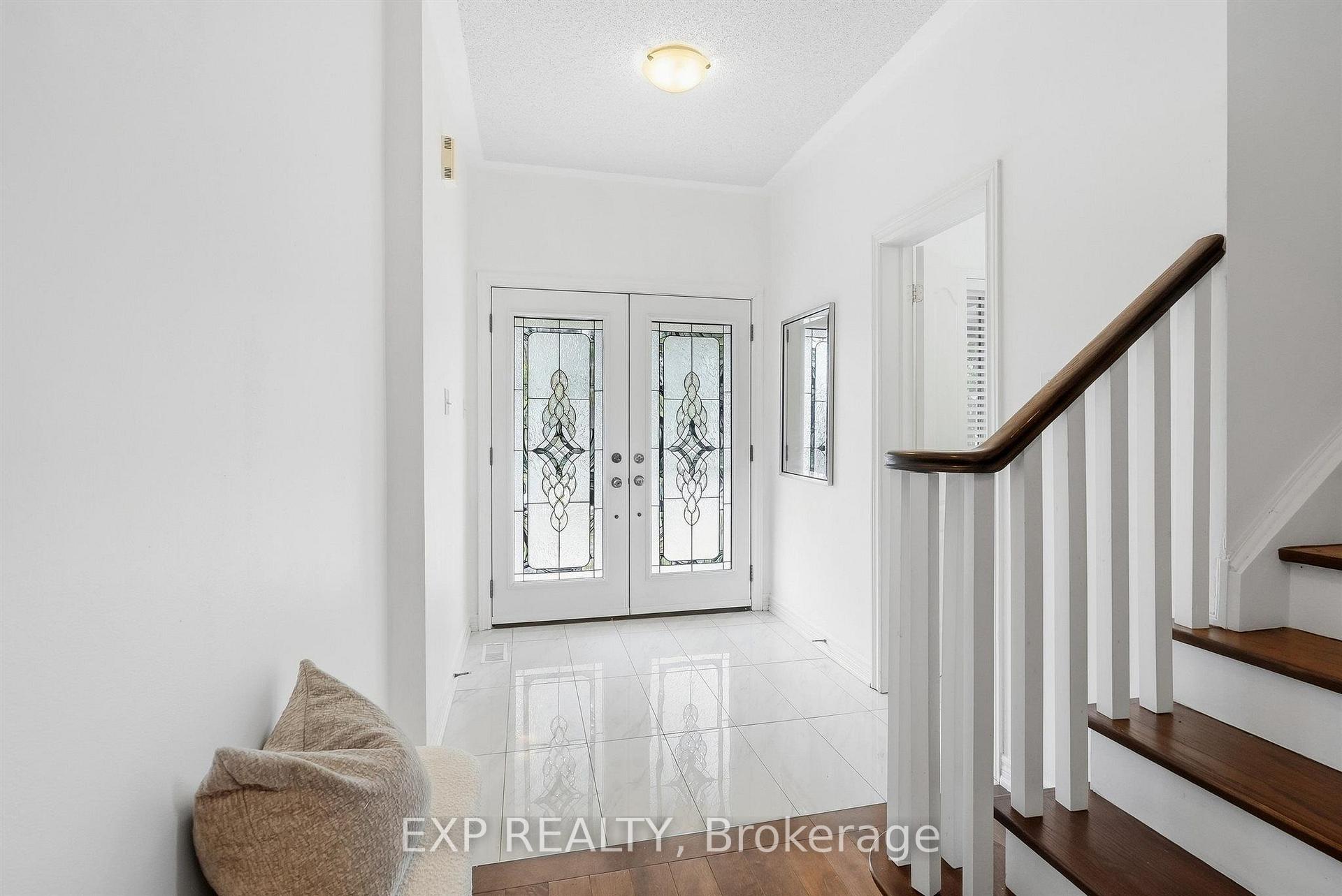 Photo 5 of 1046 Agram Drive, Oakville, Joshua Creek — HOMEH