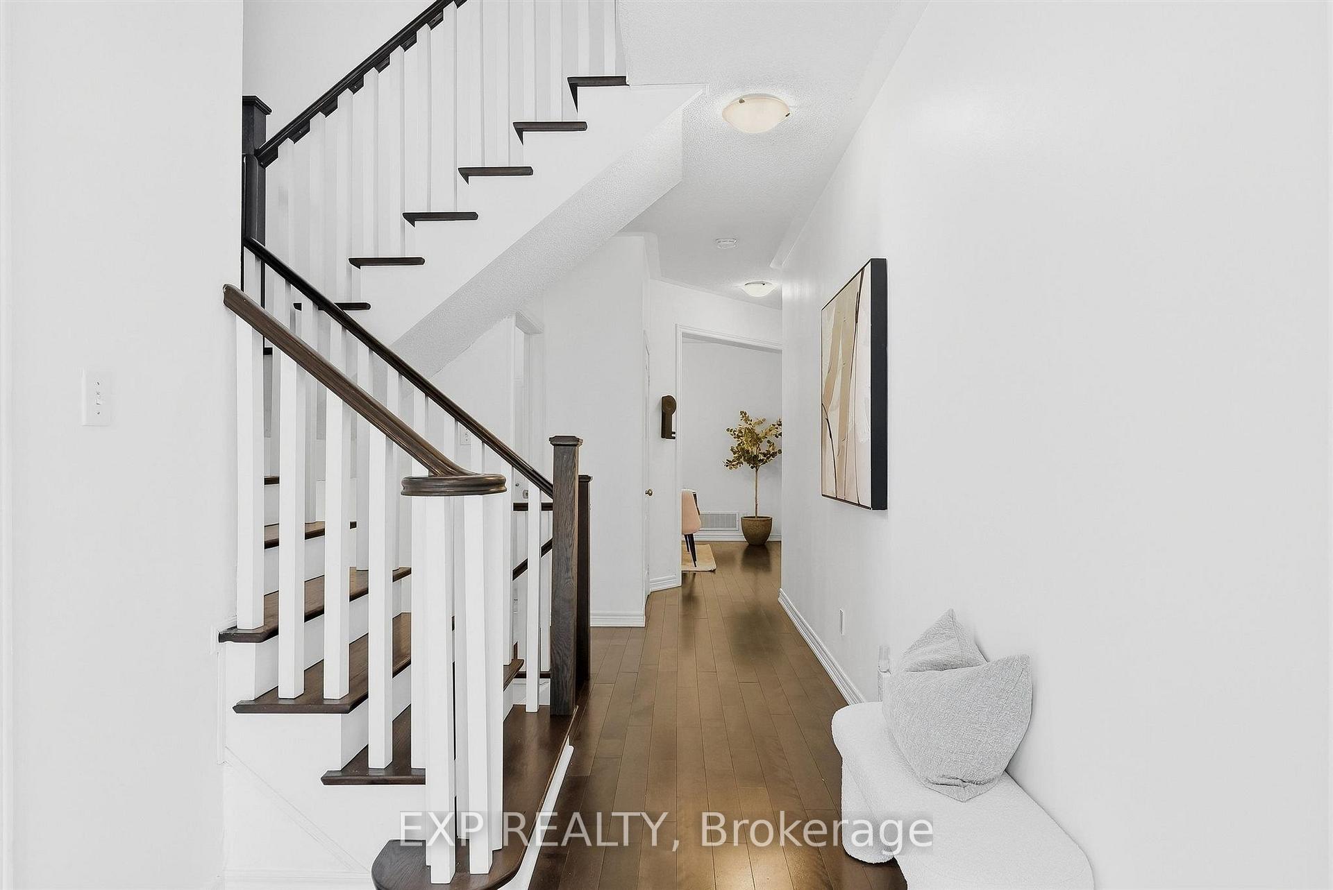 Photo 6 of 1046 Agram Drive, Oakville, Joshua Creek — HOMEH