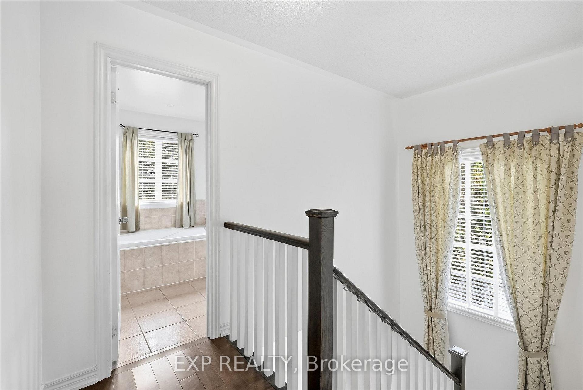 Photo 25 of 1046 Agram Drive, Oakville, Joshua Creek — HOMEH